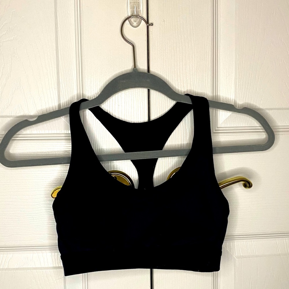 Black women’s sports bra from Target athletic